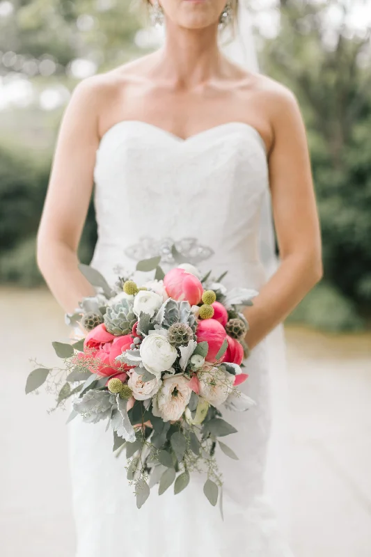 Steals and Deals La Sposa Lace.